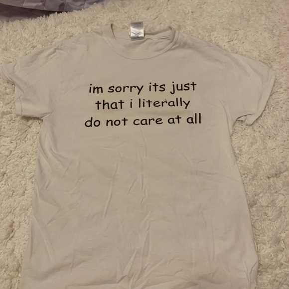 2 graphics T-shirts - Picture 4 of 9